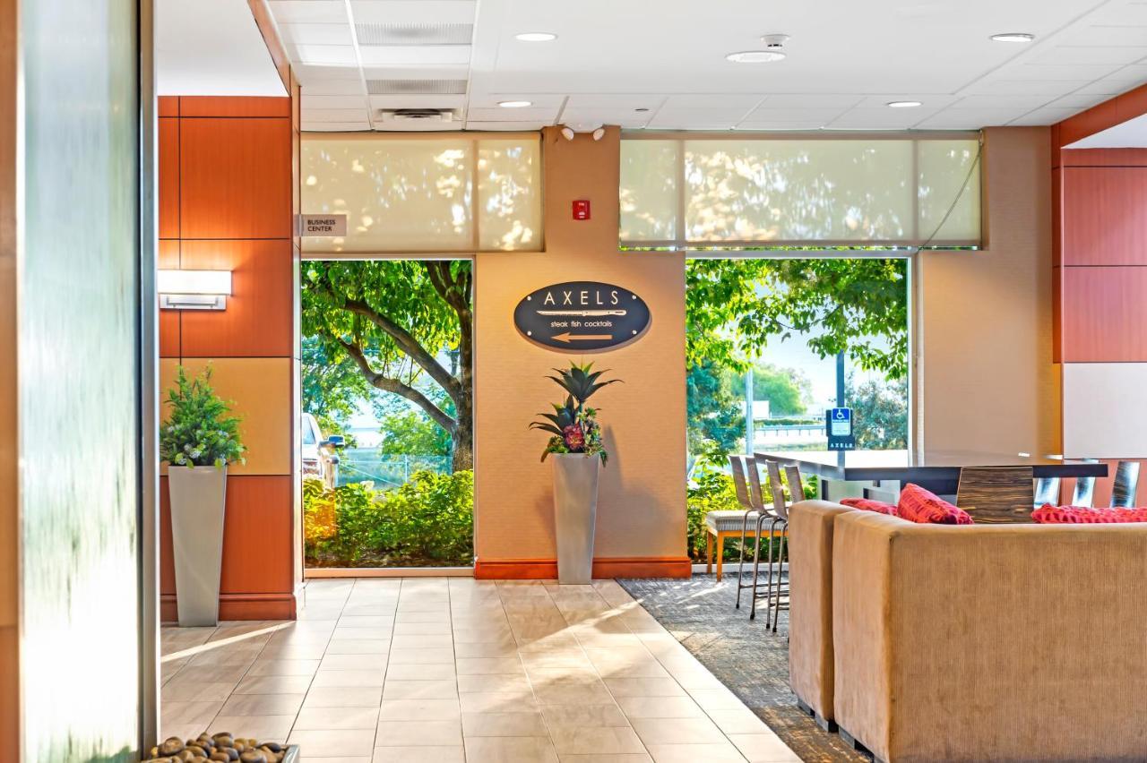 Doubletree By Hilton Roseville Minneapolis Exterior photo