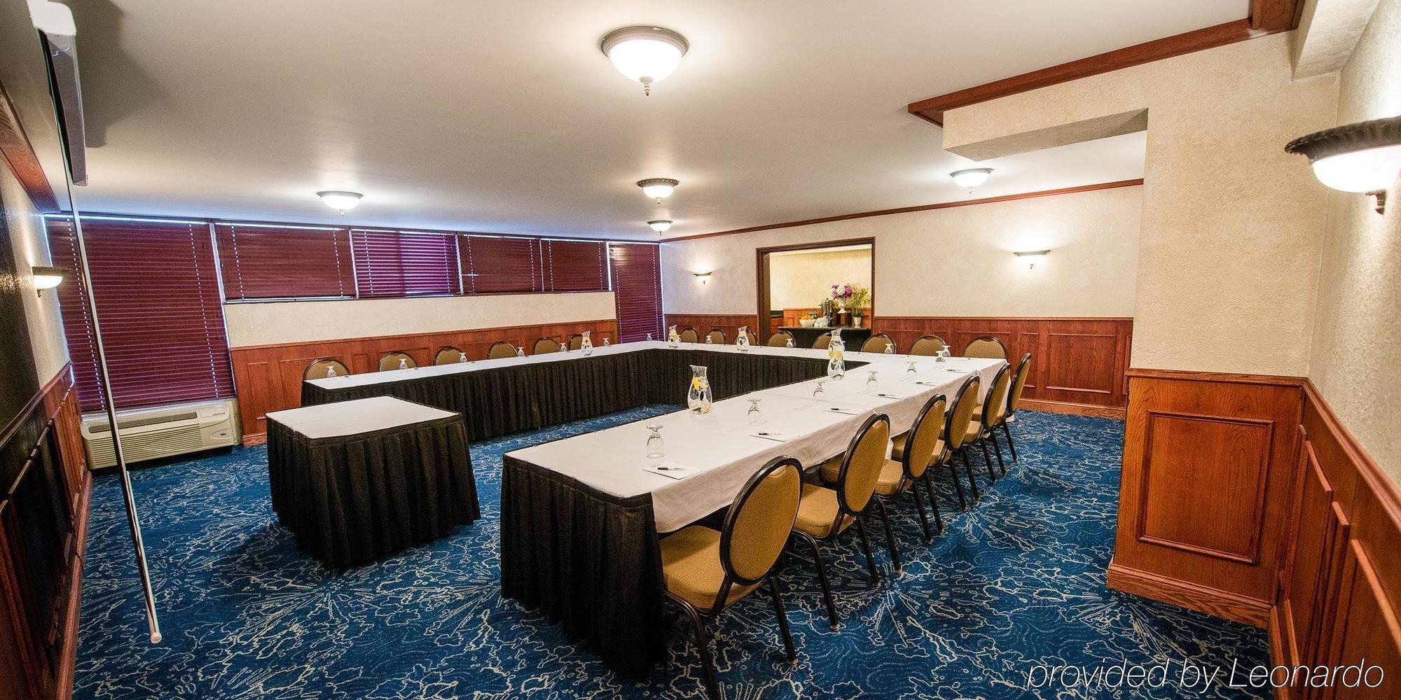 Doubletree By Hilton Roseville Minneapolis Exterior photo